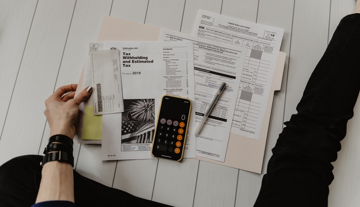 Contabilidad y auditoría de DUNDRESS: análisis de documentos fiscales y financieros